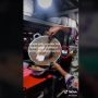 Ogah Ketinggalan, Penjual Seblak Ini Masak Sambil Nonton Ikatan Cinta