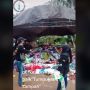 Viral Relawan Kritik Tumpukan Bantuan Baju Korban Bencana: Jadi Sampah
