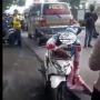 Viral Emak-emak di Atas Motor Bikin Geger, Diduga Sudah Tak Bernyawa