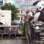 Warga Ramai-ramai Mancing Ikan Budi Daya Lepas Akibat Banjir di Banjarmasin