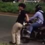 Viral Pemotor Tendang Anak Skateboard, Picu Keributan 'Siapa yang Salah?'