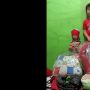 Terharu! Dua Bocah Rela Sumbang Kasur Miliknya untuk Bayi Korban Gempa
