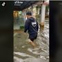 Viral! Genangan Air Banjir di Masjid Tampak Jernih, Bikin Ingin Berenang