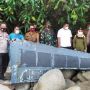 Nelayan di Pantai Lagoi Batam Temukan Potongan Sayap Pesawat