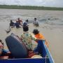 Ikan Paus Terdampar di Pantai Timur Berhasil Dikembalikan ke Laut