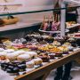 5 Arti Mimpi Toko Kue: Dari Kegagalan Sampai Orang Lain Ikut Campur