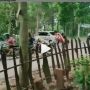 Video Pemuda Ngamuk Tendang dan Pukuli Pengendara Motor di Kediri