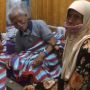Berpisah karena Dirawat, Pertemuan Sepasang Kakek Nenek Ini Bikin Haru