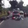 Heboh Honda Brio Senggol Becak, Bikin 3 Pemotor Terkapar