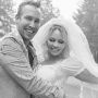 Pamela Anderson Nikahi Pengawal Pribadinya Sendiri
