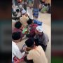 Viral Video Santri Lahap Makan Nasi Sayur Kangkung, Ada Fakta Menyentuh
