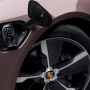 Best 5 Oto: Porsche Produksi Baterai Mobil Listrik, Rolls-Royce Kenalkan Arloji Bovet 1822