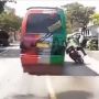 Viral Minibus Ugal-ugalan Serempet Polisi hingga Terjatuh, Sopir Ditangkap