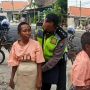 Alasan Polisi Ini Simpan Baju di Sepeda Motor Bikin Terharu, Kisahnya Viral