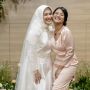 Foto Cantik Bersama Ibunda, Leher Anak Ikke Nurjanah Bikin Salfok