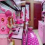 Viral Dapur Unik Serba Pink, Warganet Malah Debat soal Ini