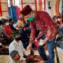Tahun Baru Imlek, Masjid Babah Alun Desari Bagikan Angpao Buat Dhuafa