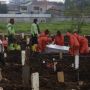 Ternyata Ini Penyebab Jenazah Covid-19 Tergeletak di Teras Rumah di Jakut