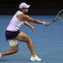 Australian Open: Barty dan Tsitsipas Melaju ke Babak Keempat