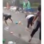 Viral Penjual Perabot Plastik Berjibaku Kejar Dagangan yang Terseret Banjir