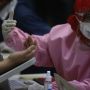 Di Prancis, Vaksinasi Virus Corona untuk Lansia Boleh Dilakukan di Apotek