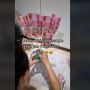 Viral Prank Minta Pacar Bantu Bikin Buket Uang, Berakhir Tangis Haru