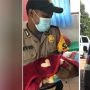 Mengharukan! Seorang Ibu Melahirkan Bayi di Mobil Polisi