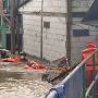 Pasien Covid-19 Cipinang Muara Isolasi Mandiri di Rumah Terjebak Banjir