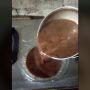 Pindahkan Coklat Panas ke Piring Kaca, Hal Mengejutkan Malah Terjadi