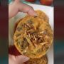 Gokil! Pedagang Pinggir Jalan Ini Sukses Jual 50 Kilogram Bakwan Per Hari