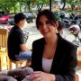 Aurelie Moeremans Jualan Nasi Kapau, Pacar Bangga