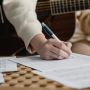 Tertarik Menjadi Penulis Lagu? Inilah 5 Cara Menulis Lirik Lagu