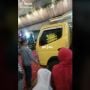 Bikin Salah Fokus, Viral Truk Mendadak Jadi Tamu di Resepsi Pernikahan