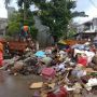 Merayakan Lebaran Idul Fitri Tanpa Sampah, Petugas Kebersihan Lembur