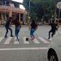 Viral Remaja Lumajang Joget di Lampu Merah, Warganet Sindir: Ahlakmu Rendah