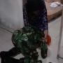 Menyentuh Hati! Viral Momen TNI Pulang Kampung, Peluk dan Cium Kaki Ibu