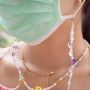 Apakah Penggunaan Kalung Tali Masker Aman Cegah Penyebaran Virus Corona?