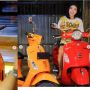 Pesona Wika Salim saat Rayakan Ulang Tahun di Atas Vespa, Adem Bener!