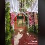 Viral Pernikahan Tetap Digelar meski Banjir, Dekorasinya Malah Tuai Pujian