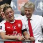 Mesut Ozil Reuni dengan Arsene Wenger di Fenerbahce?