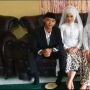 Viral Dua Pasangan Kembar Nikah Bersamaan, Warganet: Semoga Nggak Tertukar
