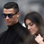 Georgina Rodriguez Tunjukkan Isi Tas, Ada Barang Tak Terduga