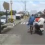 Ditendang Pemotor, Pesepeda Ini Malah Ngajak Mabuk Bareng