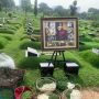 Teddy Syah Kumandangkan Azan di Depan Peti Jenazah Rina Gunawan