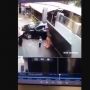 Viral Ibu dan Anak Tertimpa Gerbang Hingga Tewas, Videonya Bikin Miris