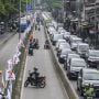 Ketar-Ketir, Pengendara Ojol Panik Didatangi Sejumlah Polisi Usai Terjebak di Jalur Busway