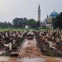 Penghormatan untuk Korban, Penataan Makam Covid-19 di TPU Bambu Apus Dikebut