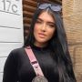 Tampil Seksi saat Makan Sushi, Ratu Kecantikan Ini Dibully Habis-habisan