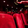Video Pria Rekam Aksi Tak Sopan Oknum Penonton Bioskop Berselonjor di Atas Kepalanya, Netizen: Kenapa Nggak Ditegur?