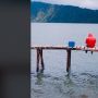 Mengharukan, Kisah Pria Setia Rawat Istri yang Sakit Keras Bertahun-tahun